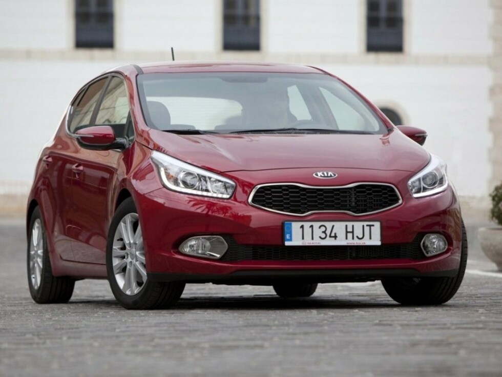 Коврики текстильные "Стандарт" для Kia Ceed II (хэтчбек 5 дв / JD) 2012 - 2016, черные, 5шт.